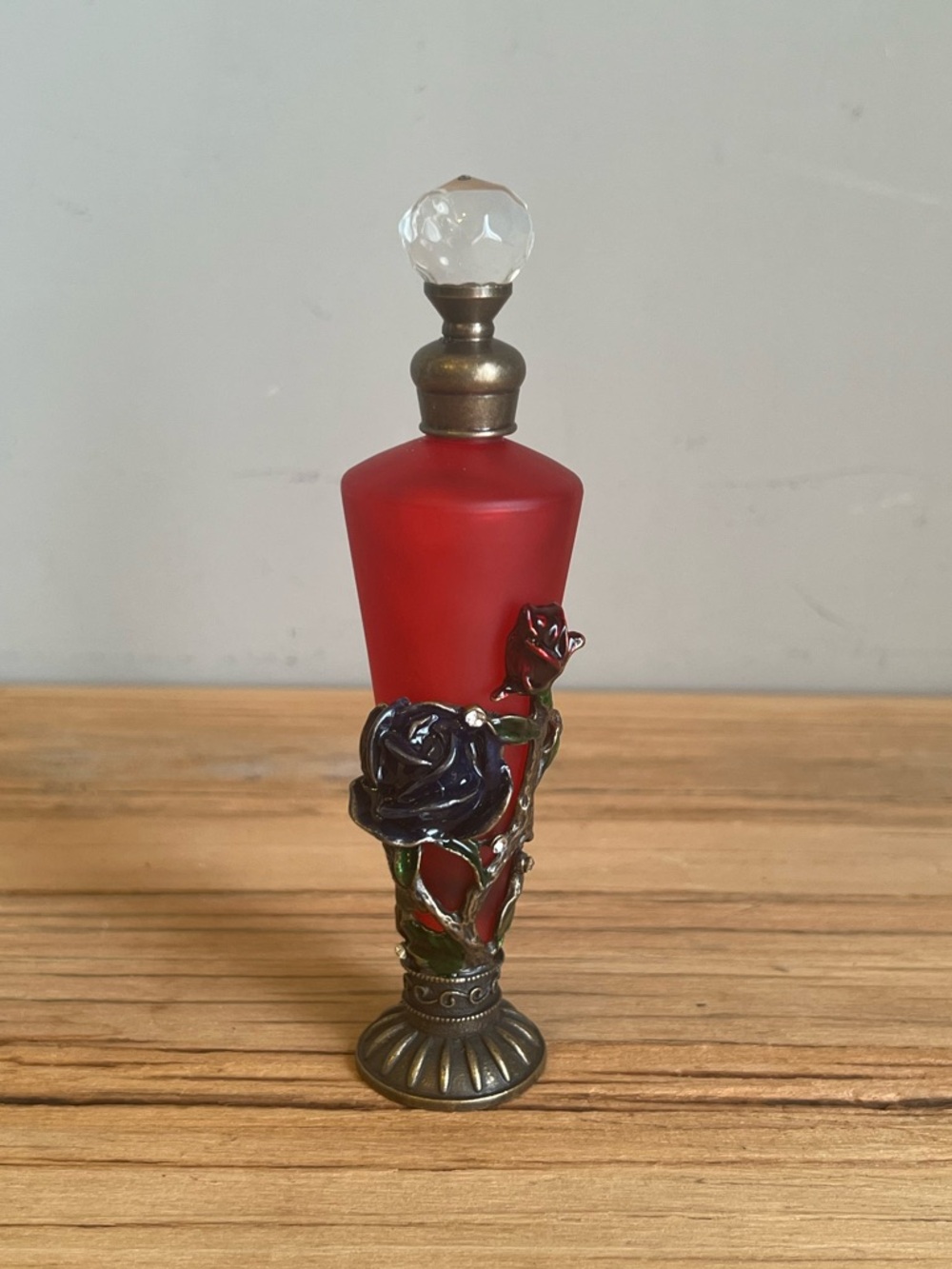 Elegant vintage 30ml red enameled frosted glass perfume bottle